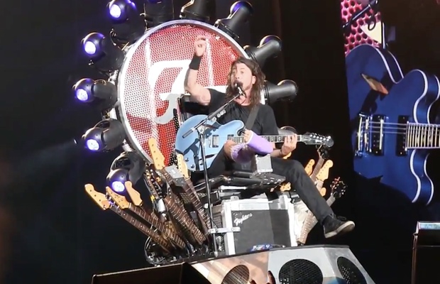 Dave_Grohl_THrone_620_x_400