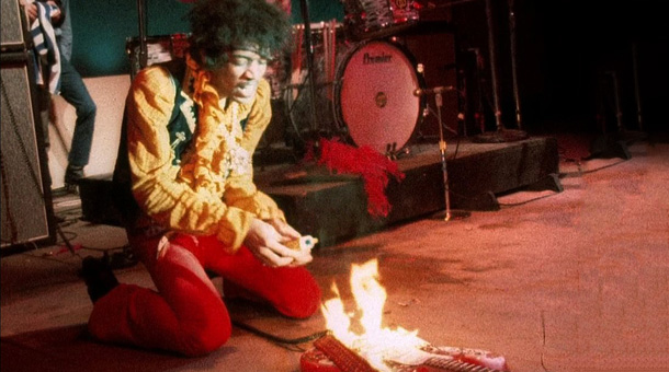 hendrix_-sets-the-guitar-on-fire-monterey-pop-festivaljpg